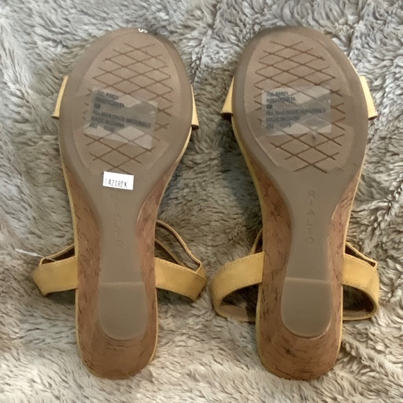 NWT Rialto Carta Bling Yellow Gold Women’s Rhinestone Wedge Sandals Sz 8 - Picture 8 of 8